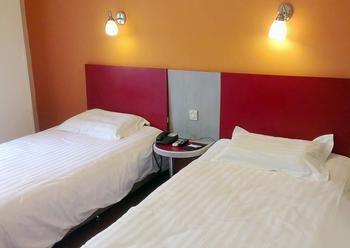 Motel 168 Shanghai Pudong Huinan Metro Station Tesco ภายนอก รูปภาพ